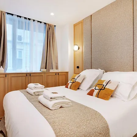 Apartment Authentic - 3br-6p - Moulin Rouge Paris